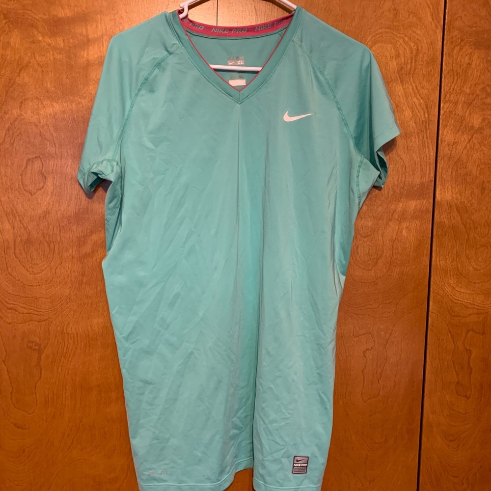 Nike Pro Workout tee